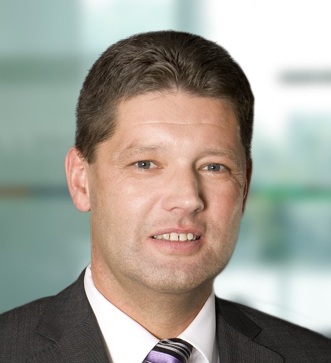 Herr Jürgen Sperl .