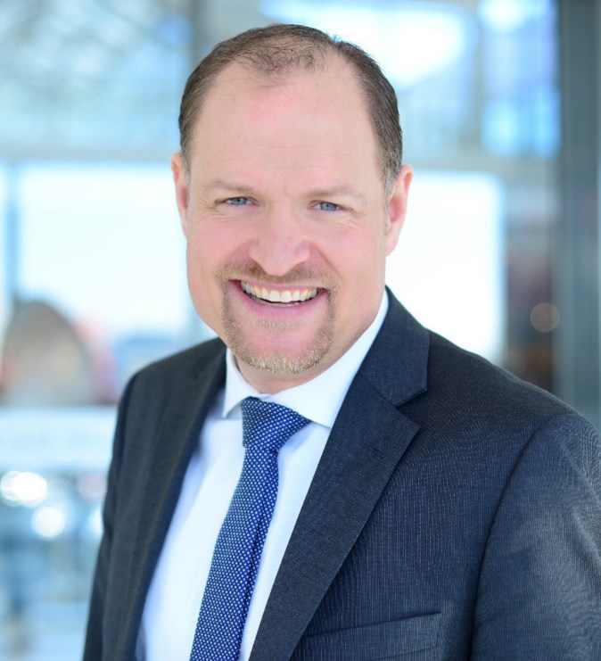 Herr Thorsten Pohlmann .