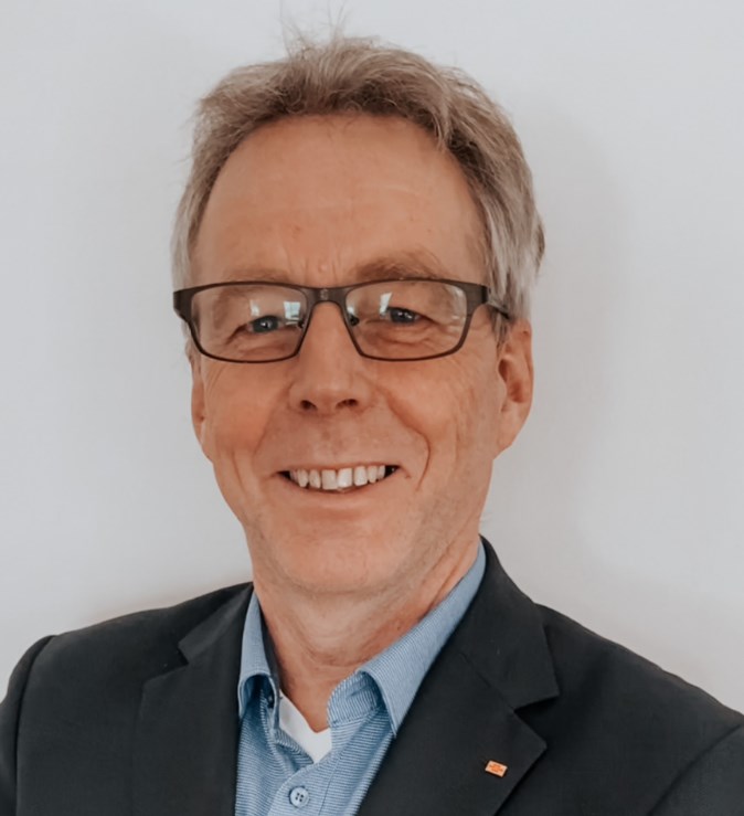 Herr Bernd Stallbaum .