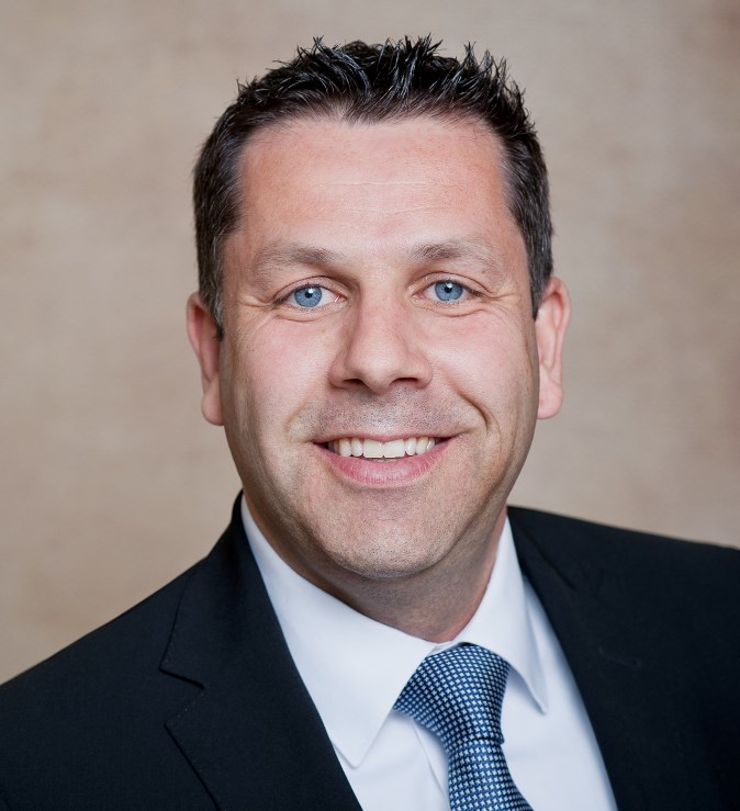 Herr Andreas Ruge .