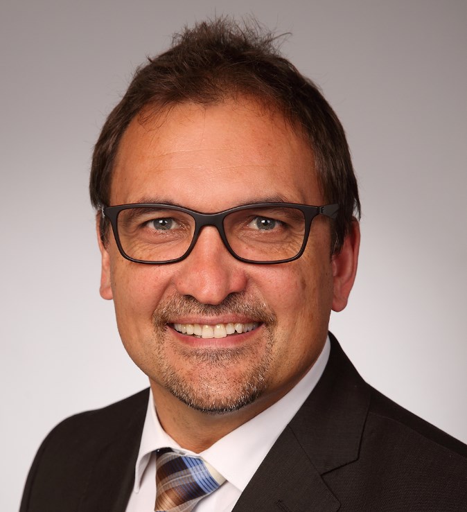Herr Marco Fröh .