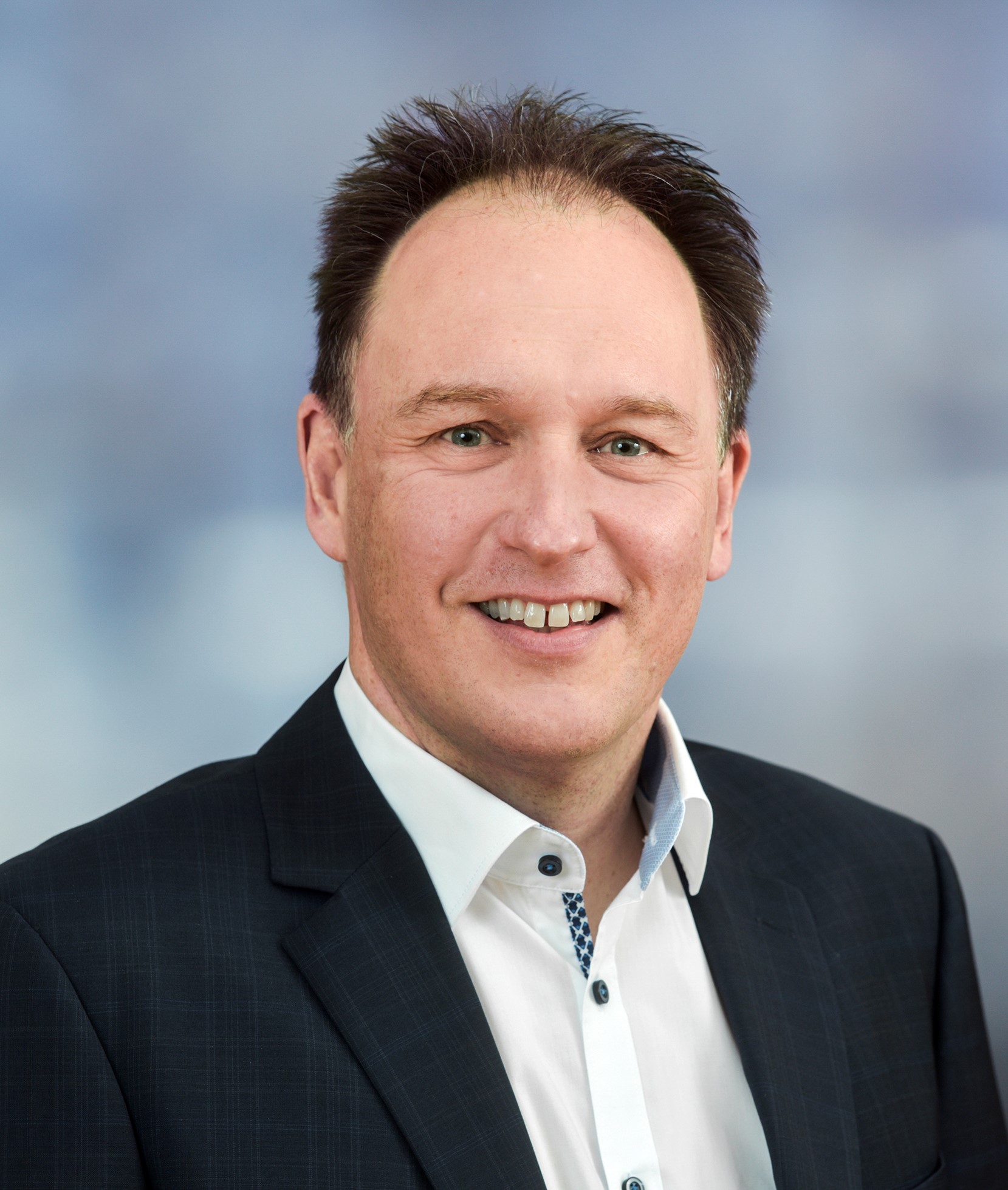 Herr Bernd Fischer .