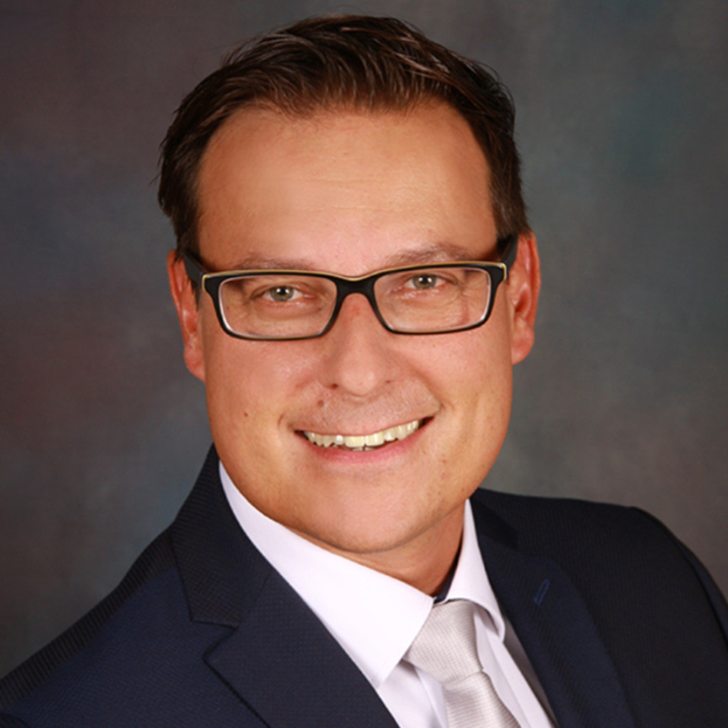 Herr Volker Uhlig .