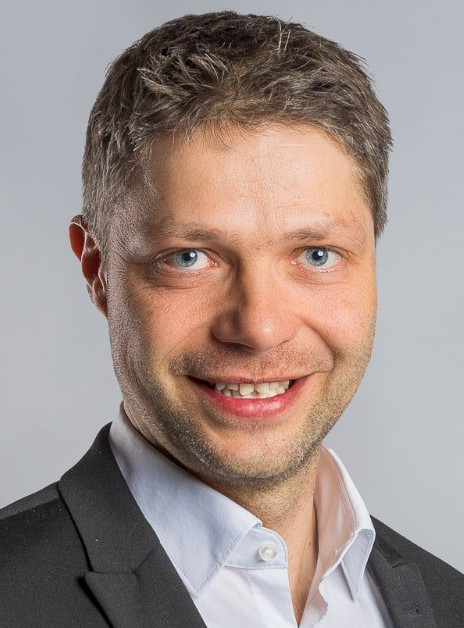 Herr Thomas Maier .