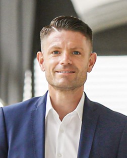 Herr Christian Dahl .