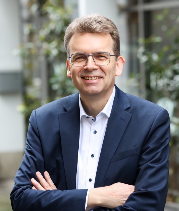 Herr Rüdiger Scholt .